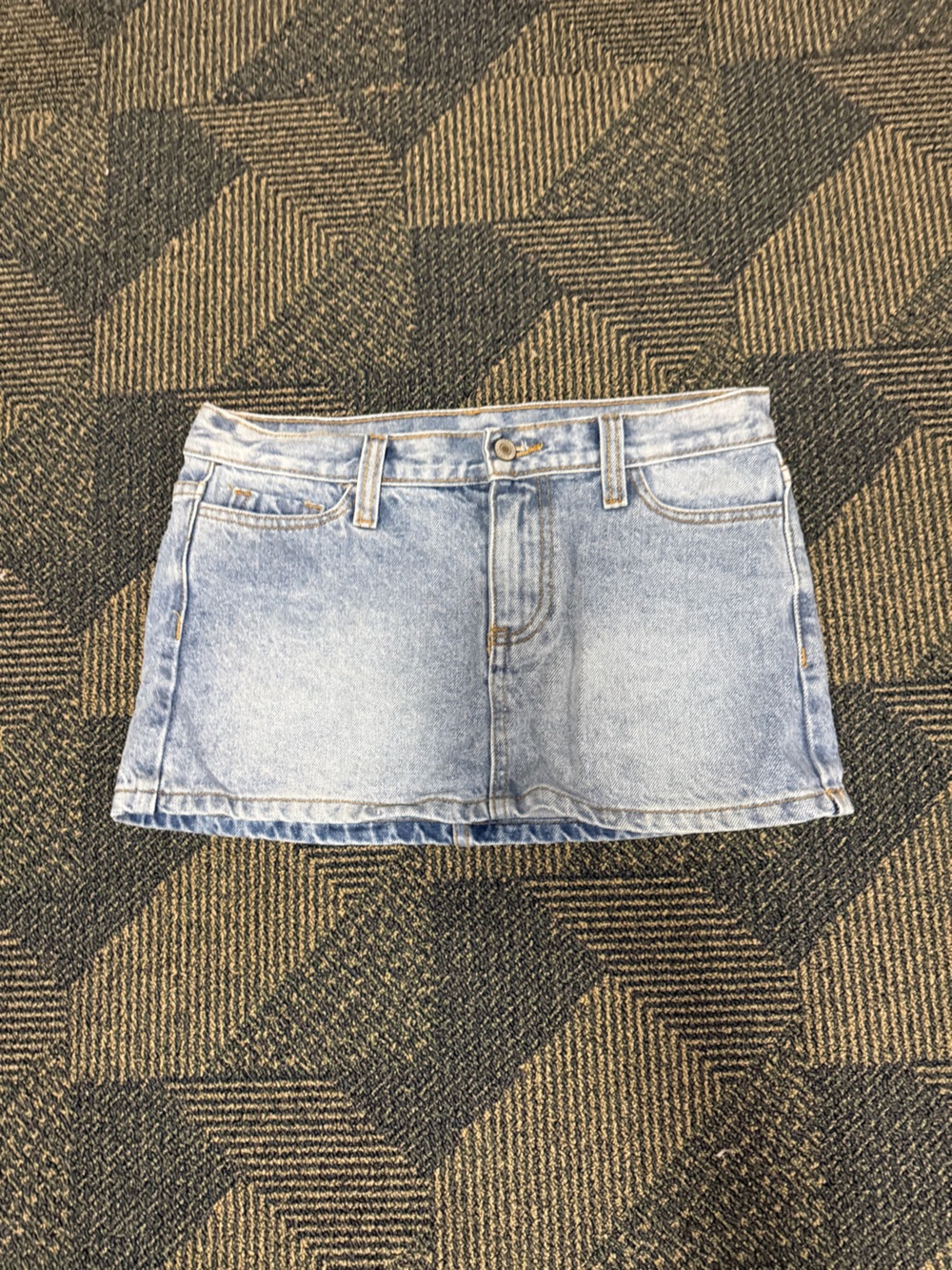 brandy melville mini skirt